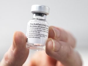 Supporting image for story: People aged 38 to 39 can book Covid vaccinations from Thursday