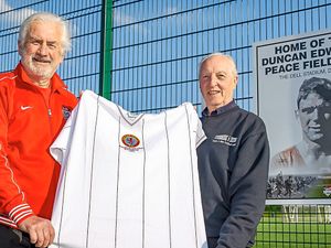 Supporting image for story: Villa legend of ‘82 Dennis helps youngsters honour Duncan