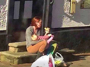 Supporting image for story: Breastfeeding mother's fury goes viral after she is labelled a 'tramp'