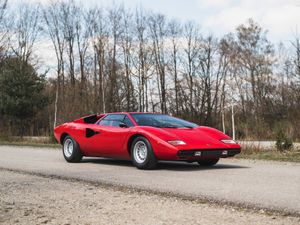 Supporting image for story: Sir Rod Stewart’s Lamborghini Countach heads to auction