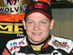 Supporting image for story: Lindgren breaks fingers in crash