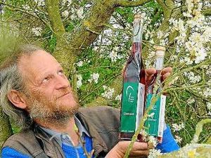 Supporting image for story: Bumper crop fuels  gin bottling boom