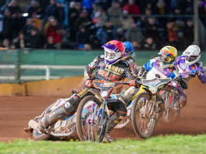 Supporting image for story: Wolves fire on all cylinders as fans flock to Monmore