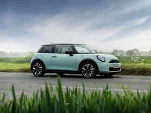 Supporting image for story: Mini increases its customisation options for model line-up