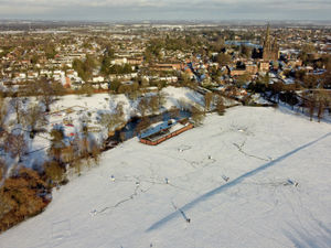 Supporting image for story: Staffordshire hit with 39-hour snow warning by Met Office as 'Beast from the East' approaches