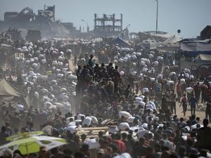 Supporting image for story: 33 more Palestinians killed by Israeli fire while seeking food aid in Gaza
