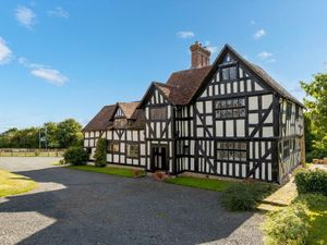 Supporting image for story: Take a look around this restored Jacobean manor house now on the market for £1.5 million