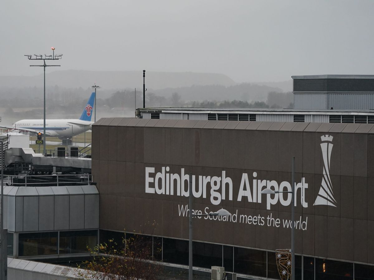 Flights halted as IT issue hits air traffic control at Edinburgh Airport Flights halted as IT issue hits air traffic control at Edinburgh Airport