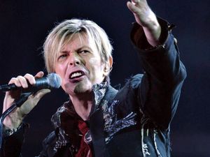 Supporting image for story: Study finds celebrity status could lead to a shorter life