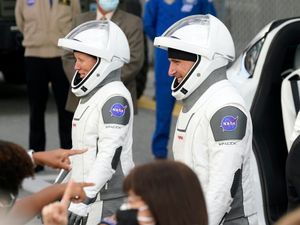 Supporting image for story: SpaceX capsule successfully reaches International Space Station