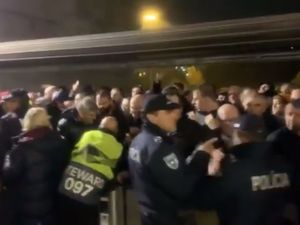 Supporting image for story: 'The worst match I've been to': Wolves fans on chaos and crushing outside Braga stadium