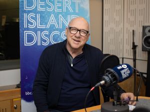 Supporting image for story: Mark Knopfler reveals he got his guitar playing style by strumming tennis racket