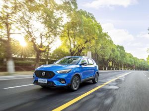 Supporting image for story: MG unveils refreshed ZS