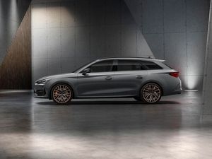 Supporting image for story: New Cupra Leon revealed with plug-in hybrid powertrain
