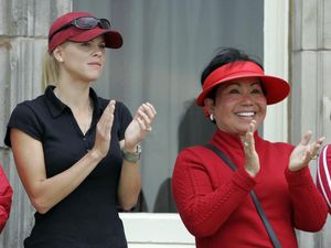 Supporting image for story: Tiger Woods expresses ‘heartfelt sadness’ over death of his mother