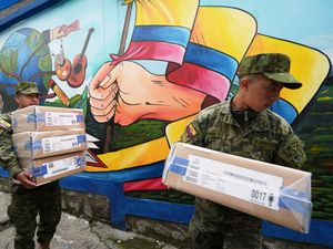 Supporting image for story: Presidential rivals face off for second time in Ecuador