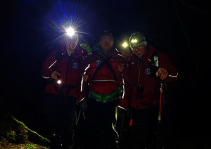 The rescuers reach safety