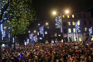 Supporting image for story: Wolverhampton Christmas lights switch-on boasts celebrities, late night shopping and free parking
