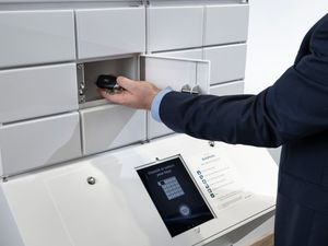 Supporting image for story: Hyundai introduces fully contactless digital aftersales process