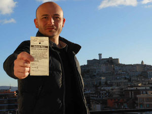 Supporting image for story: Surprise as Telford balloon lands in Italy