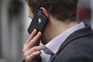 Supporting image for story: Poor phone signals 'putting lives at risk'