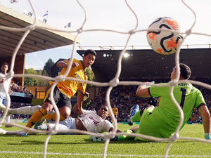 Supporting image for story: Hwang Hee-chan: Wolves players fully trust boss Gary O'Neil