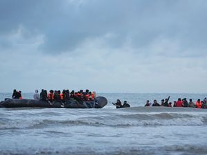 Supporting image for story: Migrants boarded small boat to UK, leaving others behind with deflated dinghy