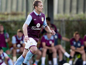 Supporting image for story: Stiliyan Petrov will not be offered Aston Villa playing deal