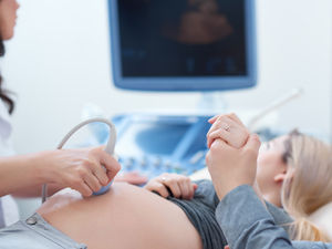 Supporting image for story: Your rights when giving birth after mothers recall being pressured into natural deliveries