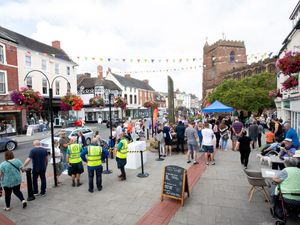 Supporting image for story: Veteran meals, solar street lights and defibrillators covered as part of councillor pride funding