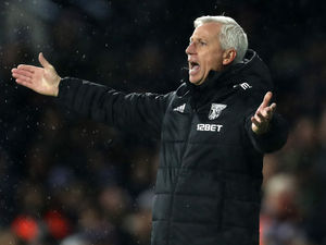 Supporting image for story: West Brom boss Alan Pardew: 'Nine times out of ten we win that game'