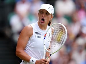 Supporting image for story: Iga Swiatek swats aside Danielle Collins as grass-court improvement continues