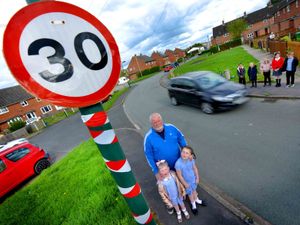 Supporting image for story: Speeding drivers warned by signs