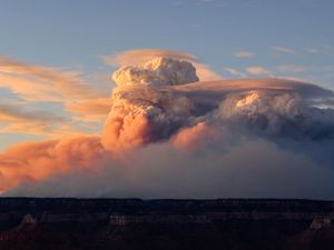 Supporting image for story: Wildfires creating ‘fire clouds’ that are further fanning blazes, officials warn