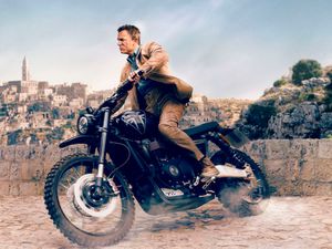 Supporting image for story: Daniel Craig helps rev up James Bond charity auction to raise £110,000 for Severn Hospice