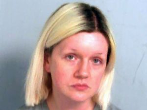 Supporting image for story: Woman admits murdering parents after ‘poisoning father and stabbing mother’