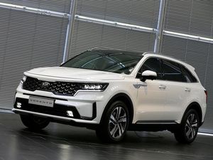 Supporting image for story: Kia reveals full details of all-new Sorento