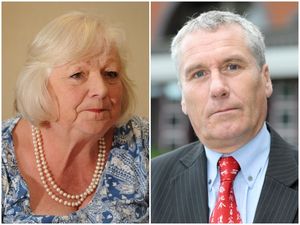 Supporting image for story: Sandwell Council leader calls for predecessor to apologise over suspensions