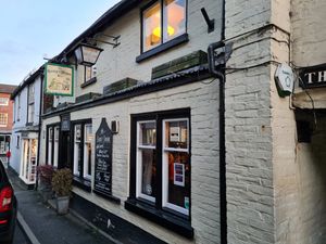 Supporting image for story: 12 of the best-rated pubs in Shropshire to enjoy a pint in this St George's Day - including the George & Dragon