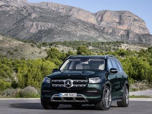 Supporting image for story: All-new Mercedes-Benz GLS puts luxury at forefront