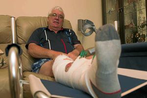 Supporting image for story: Shropshire man's hour ambulance wait with broken leg