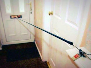 Supporting image for story: Car owners warned about 'key fishing' thefts through letterboxes