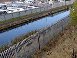 Supporting image for story: Thieves use canal for getaway