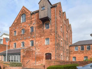 Supporting image for story: Inside the historic and 'truly exceptional' 1830s flat that's on sale for less than you might think