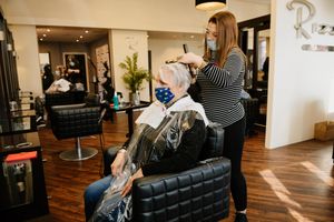 Meg Thompson gets a new do from Elisha McConnell at Rizzo