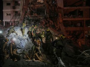 Supporting image for story: Iran fires fresh missiles amid ongoing Israeli airstrikes