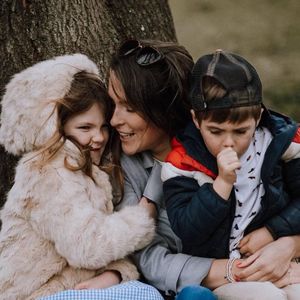 Lauren Maddock with her kids Penny and Arthur