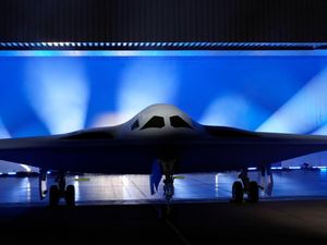 Supporting image for story: US air force’s new nuclear stealth bomber takes first test flight