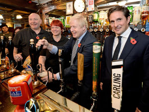 Supporting image for story: Mixed views over PM's departure at Wolverhampton pub where he pulled a pint