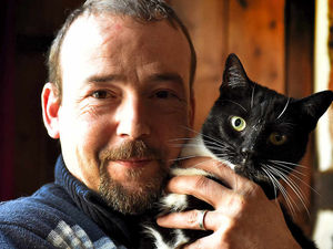 Supporting image for story: Watch: Monty the cat recovers after being caught in snare in Broseley